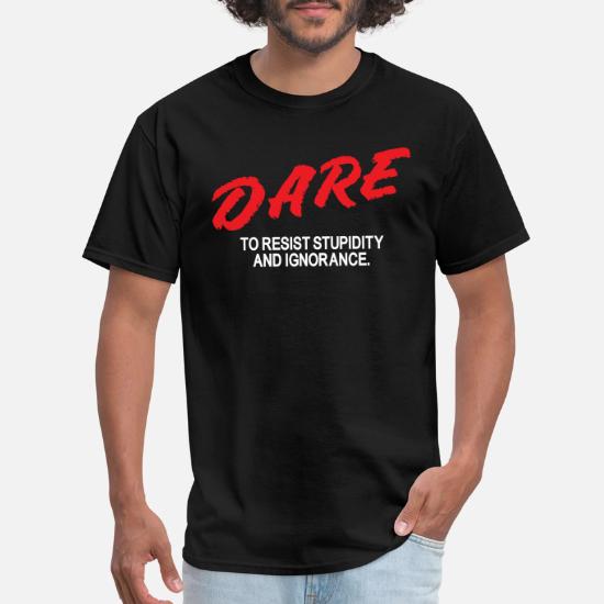 Dare to resist' Men's T-Shirt | Spreadshirt